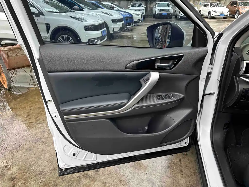 Mitsubishi Eclipse Cross — миниатюра 4