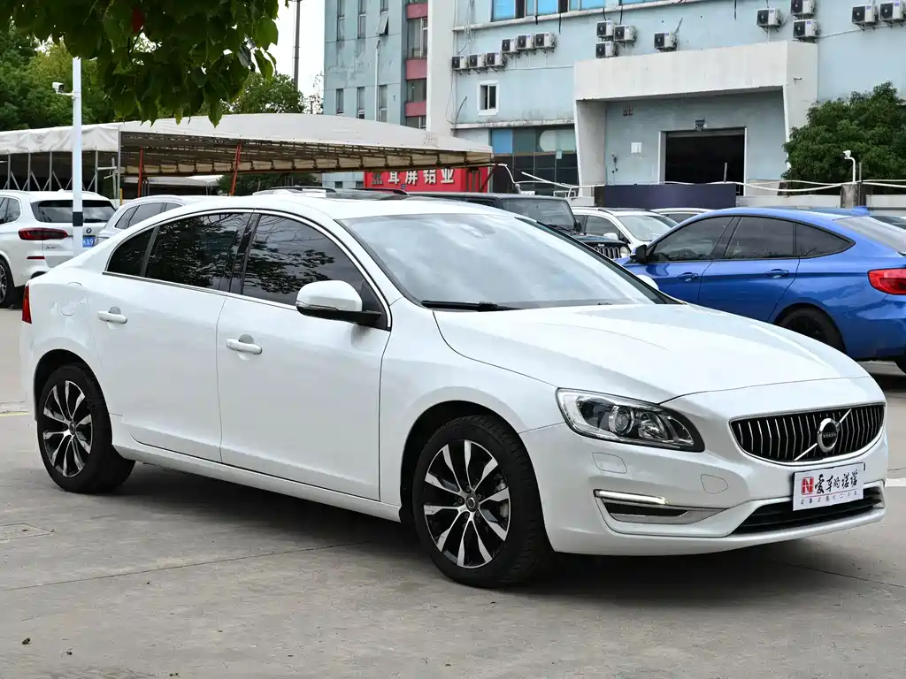 Volvo S60 — миниатюра 4