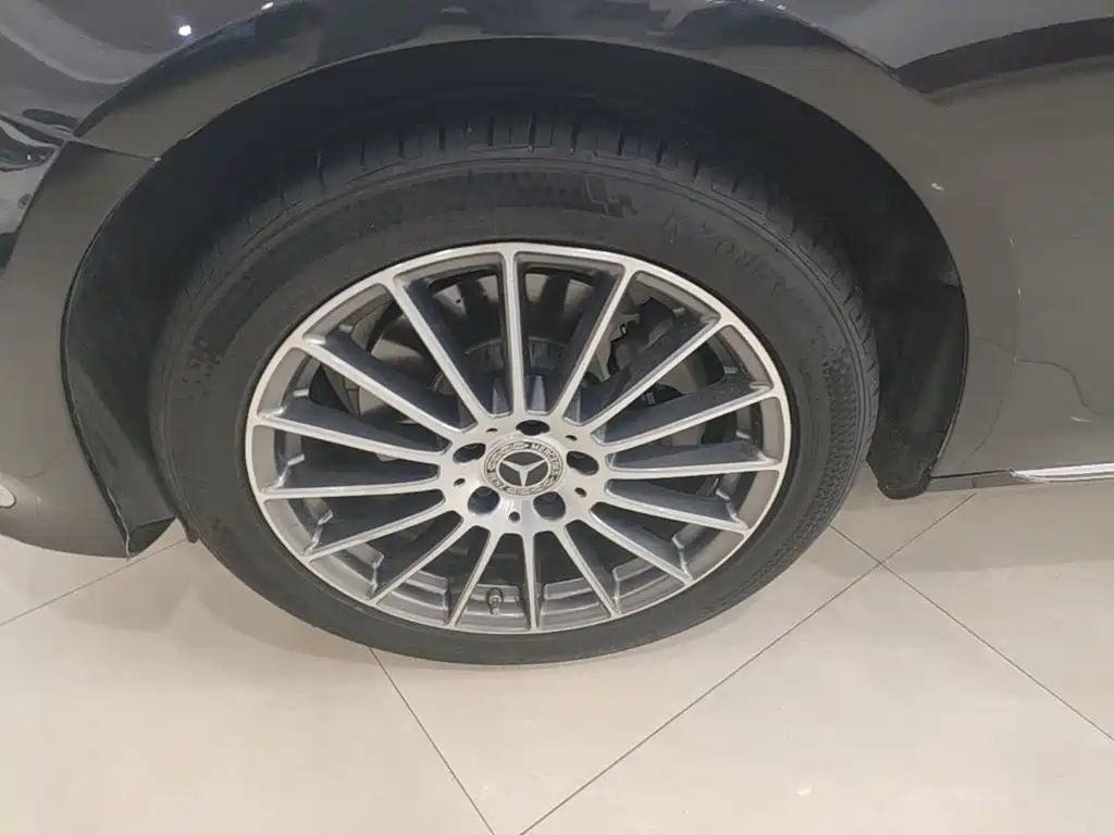 Mercedes-Benz E-Class — миниатюра 23