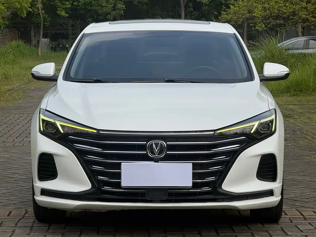 Changan Eado — миниатюра 2