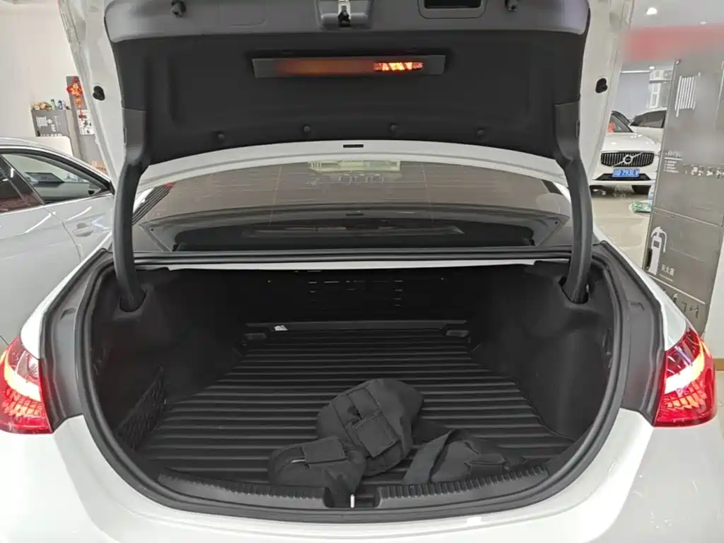 Mercedes-Benz C-Class — миниатюра 19