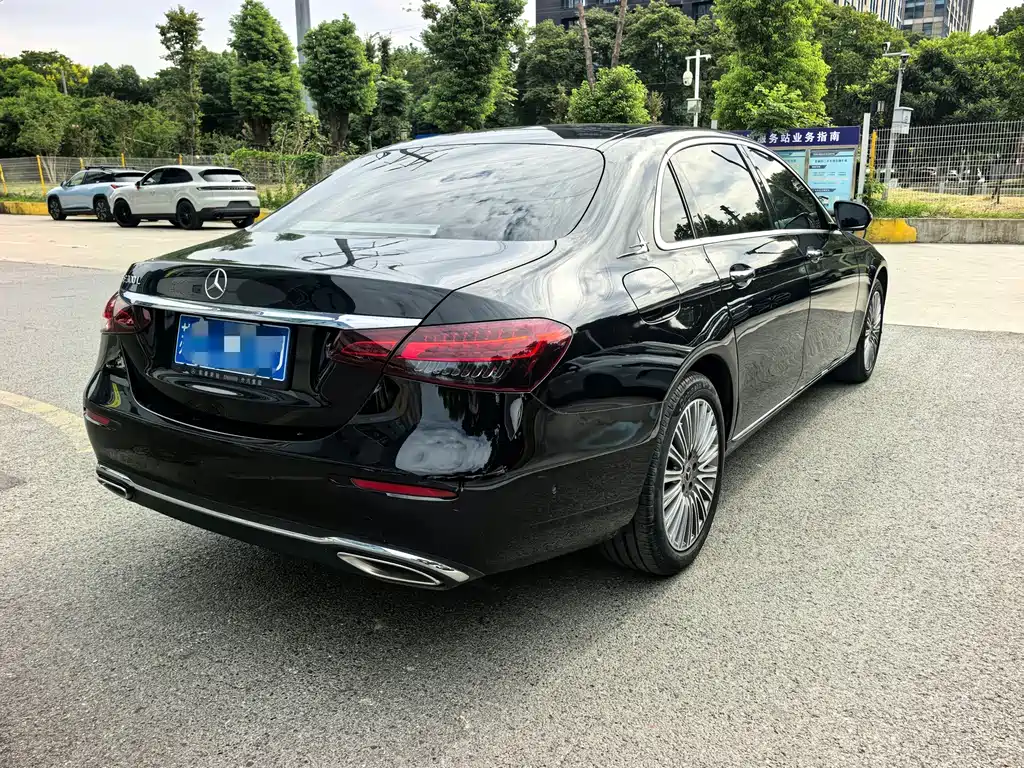 Mercedes-Benz E-Class — миниатюра 4