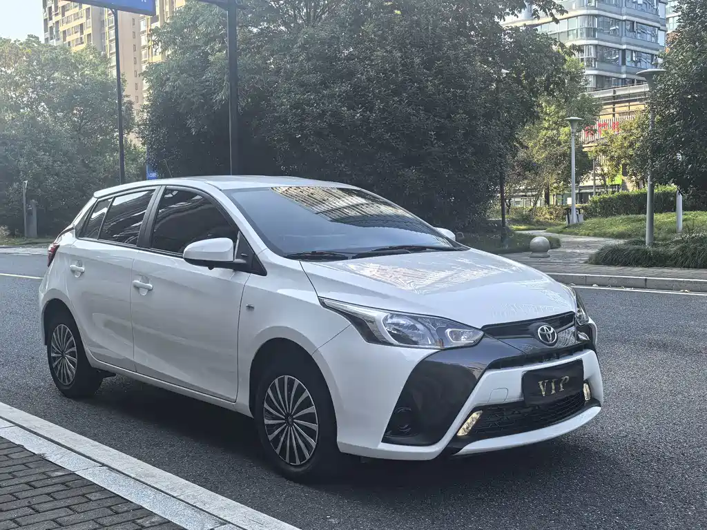 Toyota Yaris L — миниатюра 3