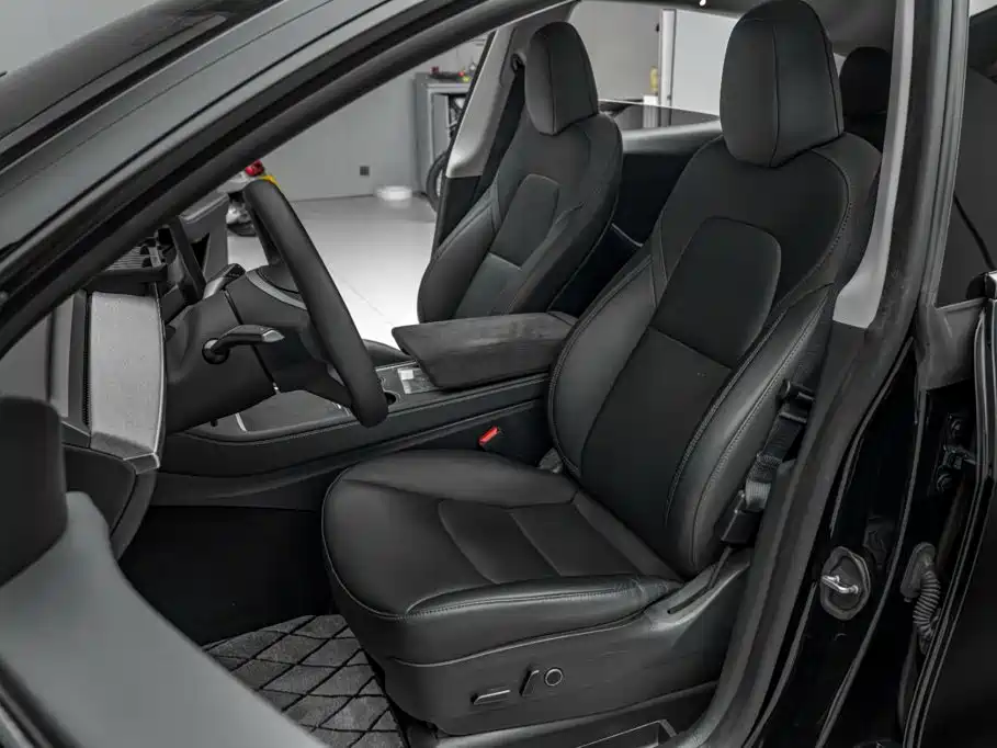 Tesla Model Y — миниатюра 19