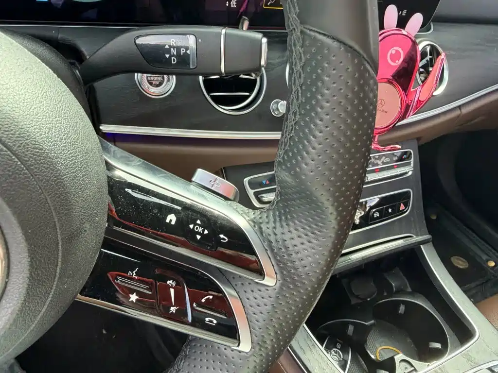 Mercedes-Benz E-Class — миниатюра 10