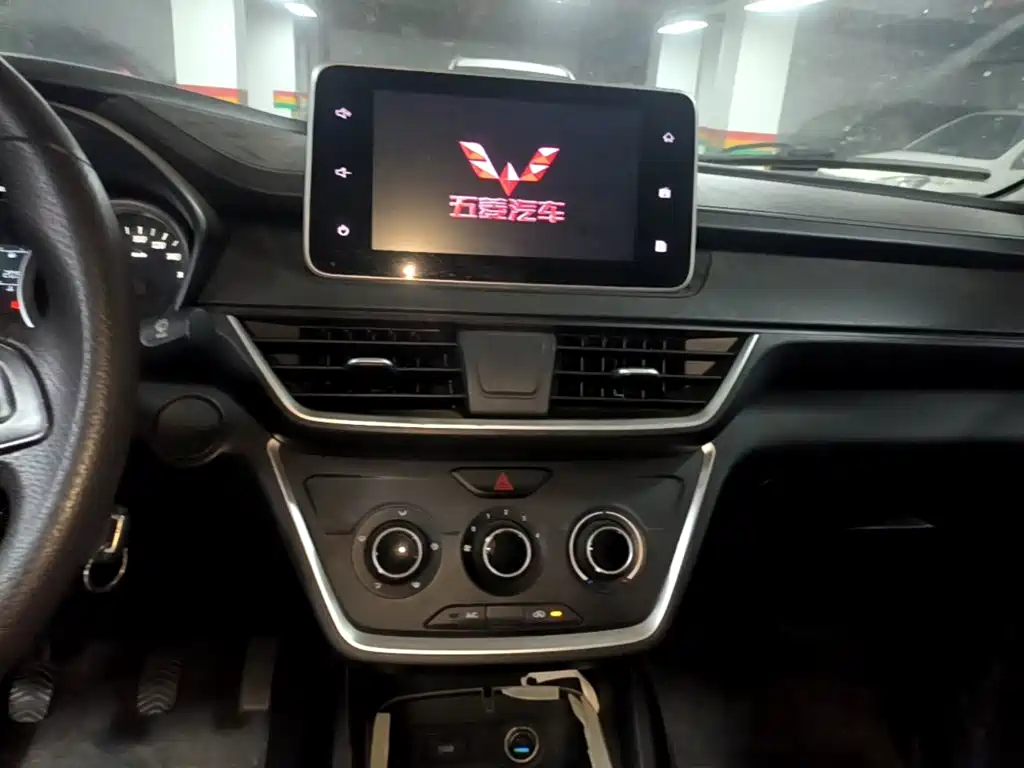Wuling Hongguang S3 — миниатюра 13