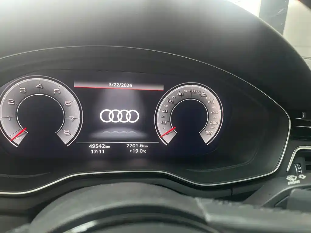 Audi A4L 2023 40 TFSI Luxury