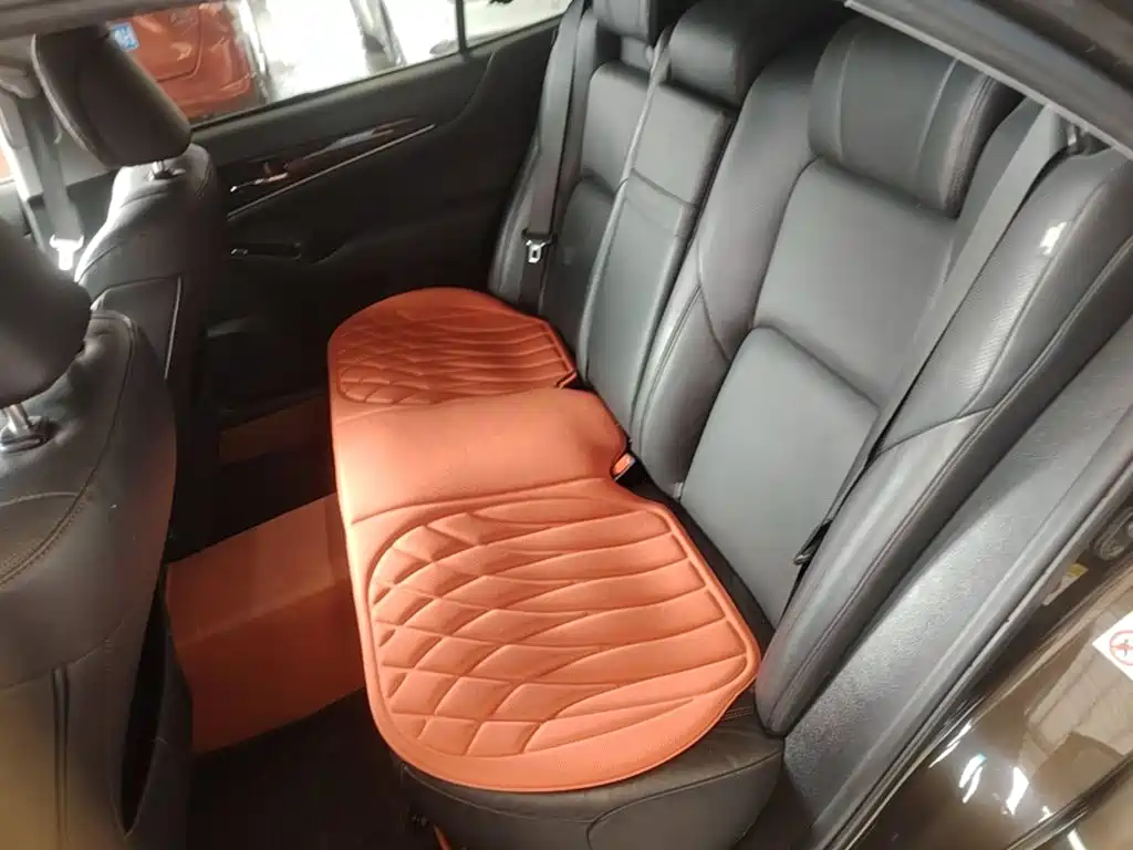 Toyota Crown — миниатюра 17