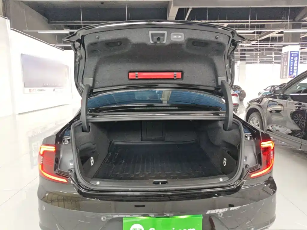 Volvo S90 — миниатюра 19