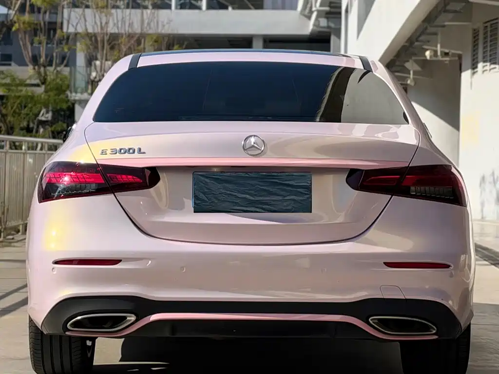 Mercedes-Benz E-Class — миниатюра 5