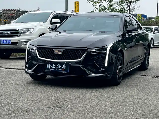 CADILLAC  CT4 2023