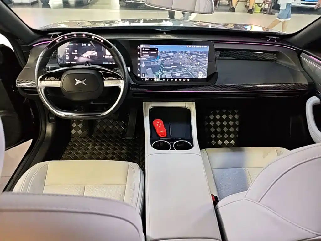 XPeng P7 — миниатюра 10