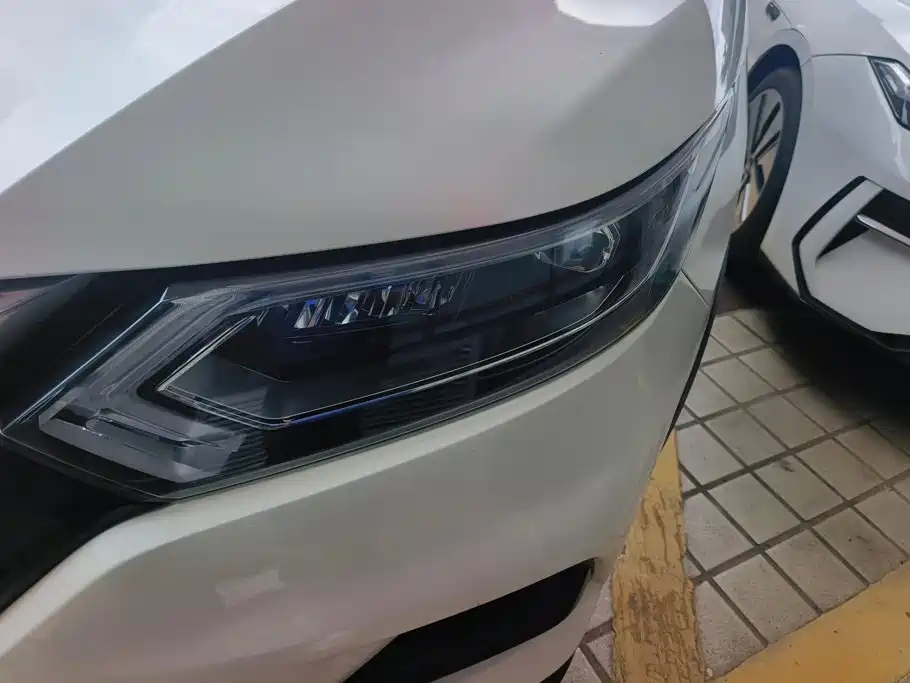 Nissan Qashqai — миниатюра 5