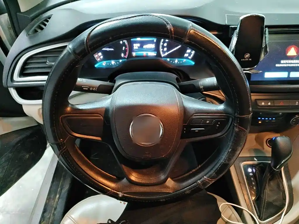 Buick Excelle — миниатюра 11