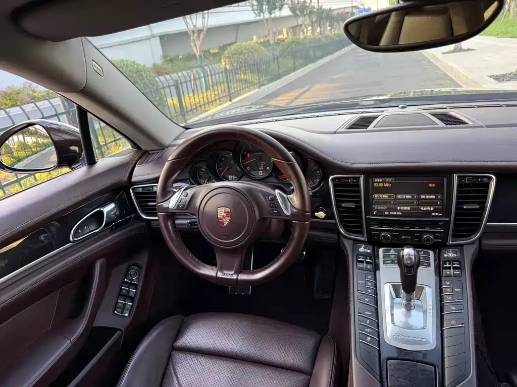 Porsche Panamera — миниатюра 8