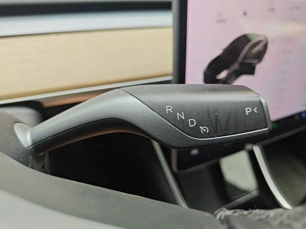 Tesla Model 3 — миниатюра 12