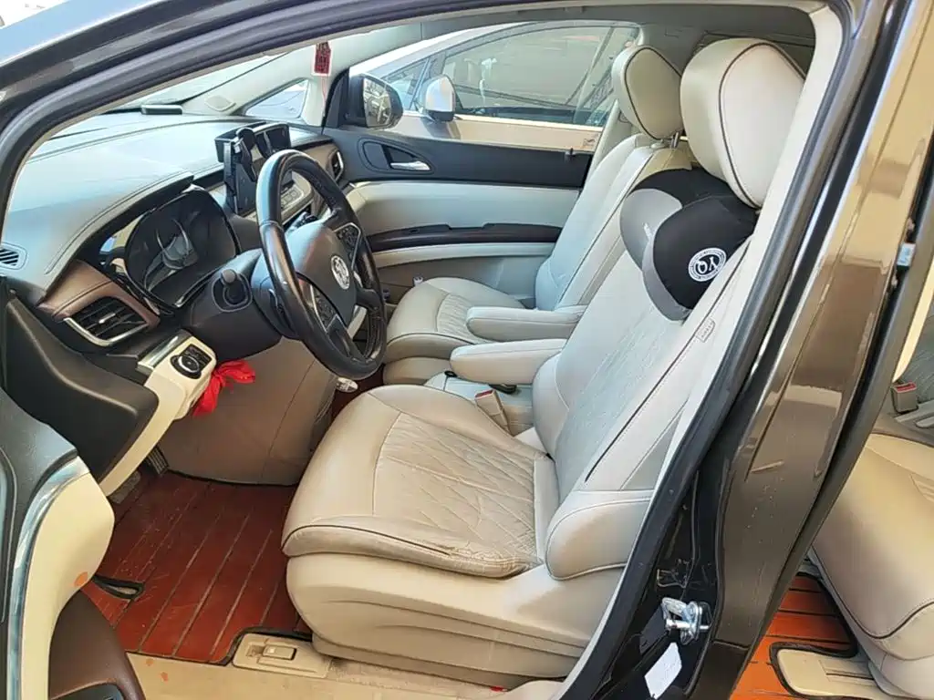 Buick GL8 — миниатюра 15