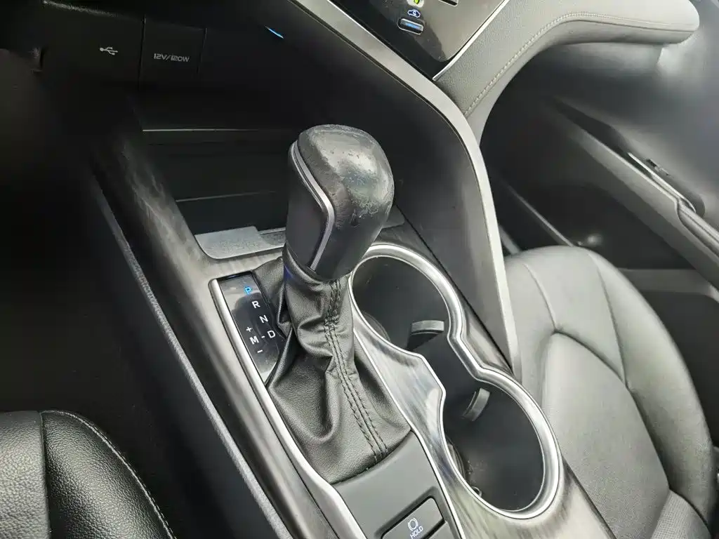 Toyota Camry — миниатюра 13