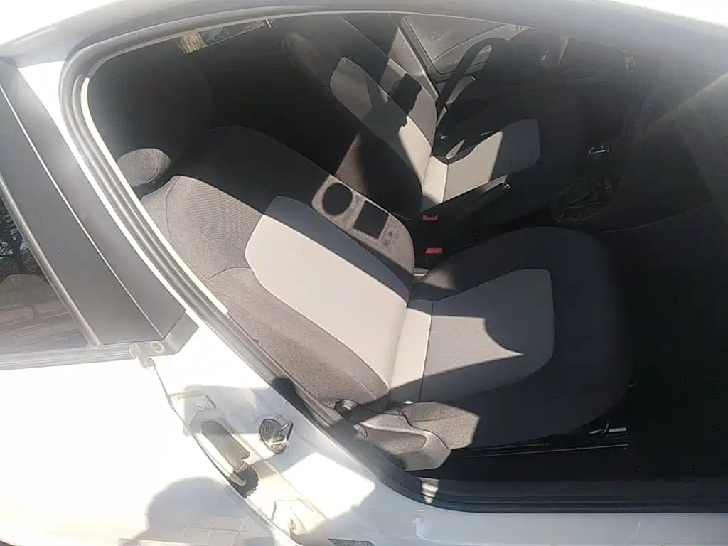 Skoda Rapid — миниатюра 25