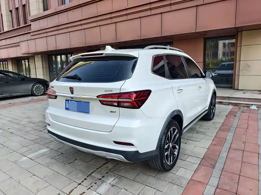 Roewe RX5 — миниатюра 4