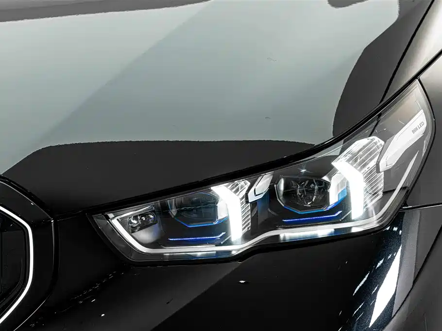 BMW 5 Series — миниатюра 4