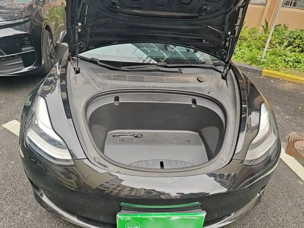 Tesla Model 3 — миниатюра 22