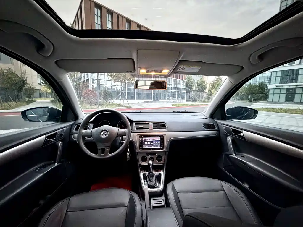 Volkswagen Lavida — миниатюра 6