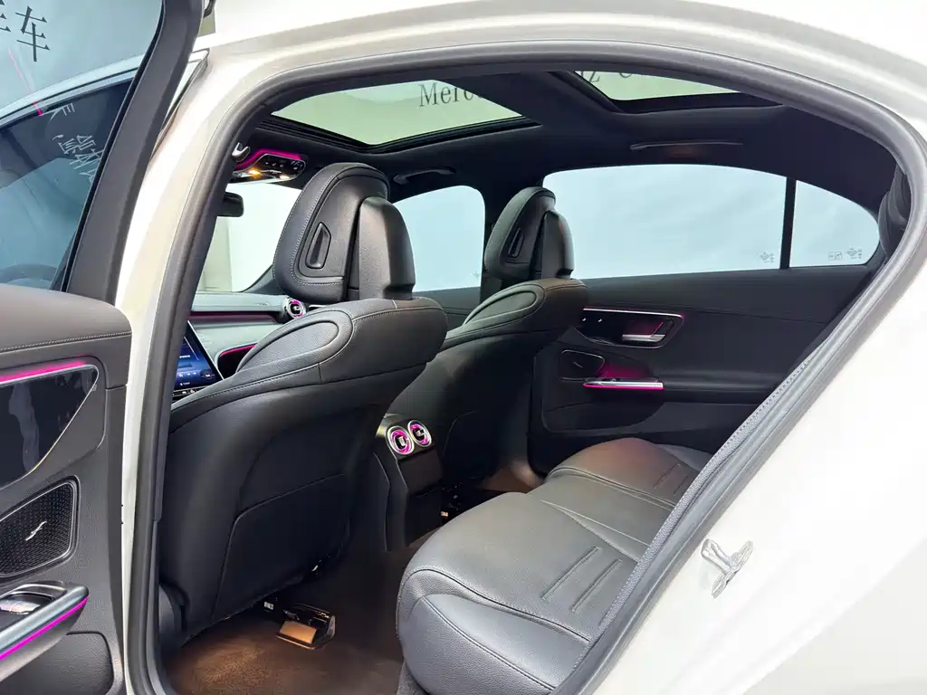 Mercedes-Benz C-Class — миниатюра 14