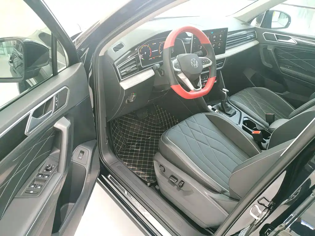 Volkswagen Tiguan L — миниатюра 16