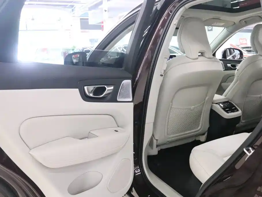 Volvo XC60 — миниатюра 16
