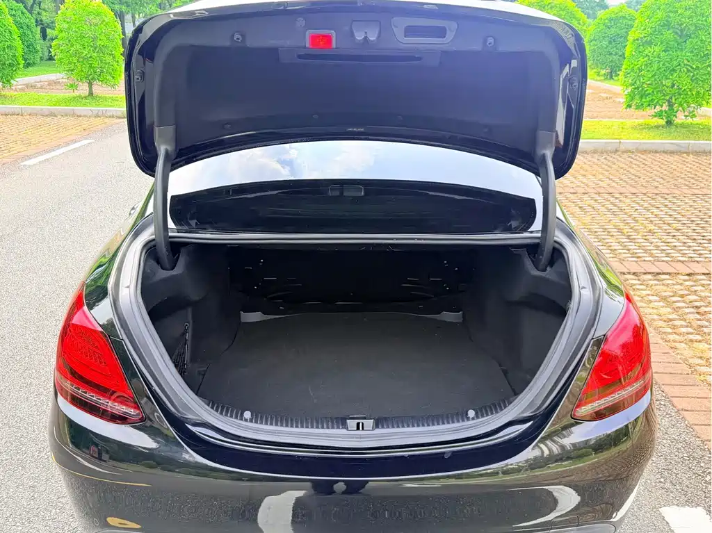 Mercedes-Benz C-Class — миниатюра 19