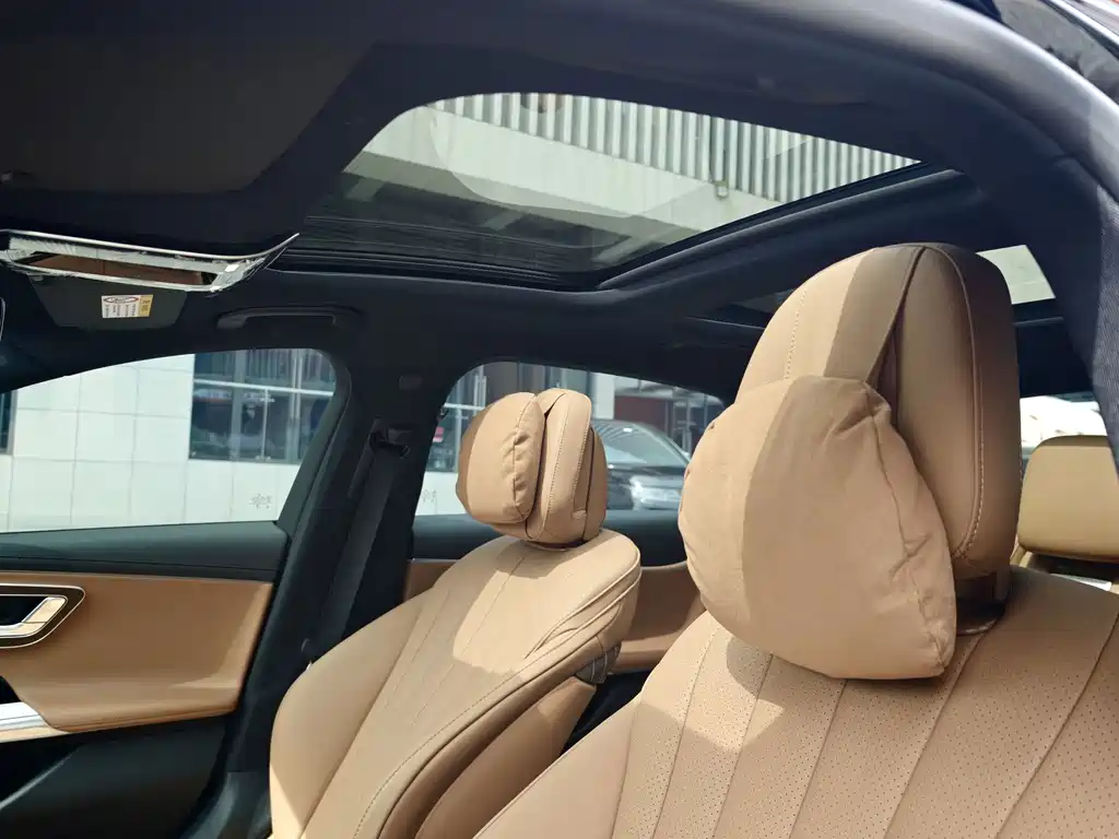 Mercedes-Benz E-Class — миниатюра 10