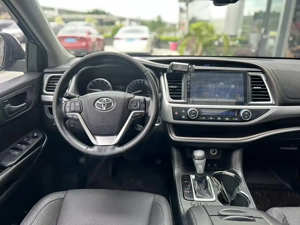 Toyota Highlander — миниатюра 11