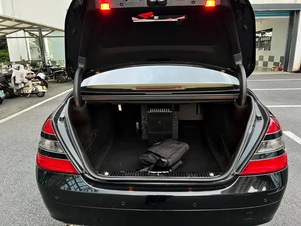 Mercedes-Benz S-Class — миниатюра 8