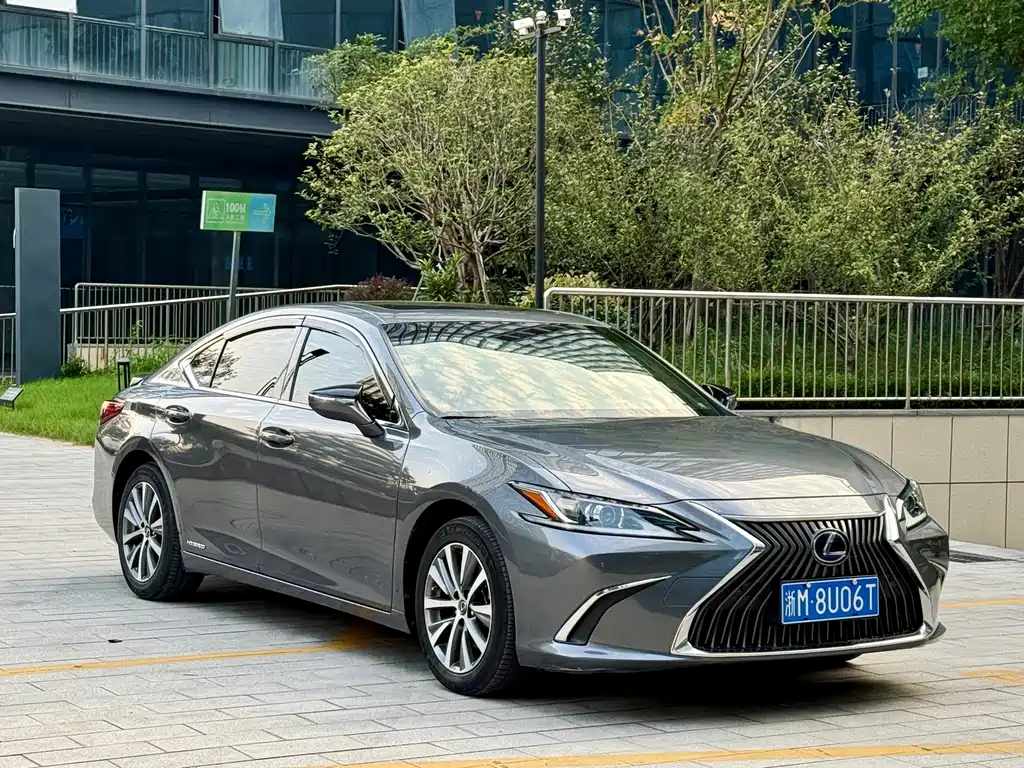 Lexus ES — миниатюра 3