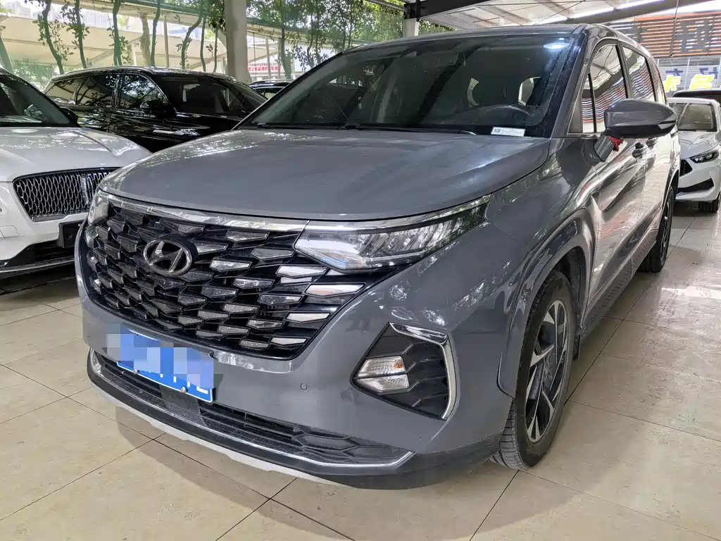 Hyundai Custo