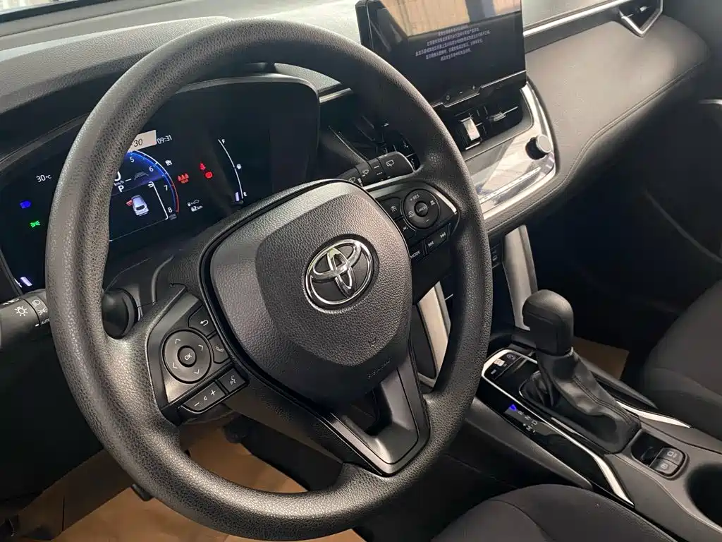 Toyota Corolla Cross — миниатюра 6