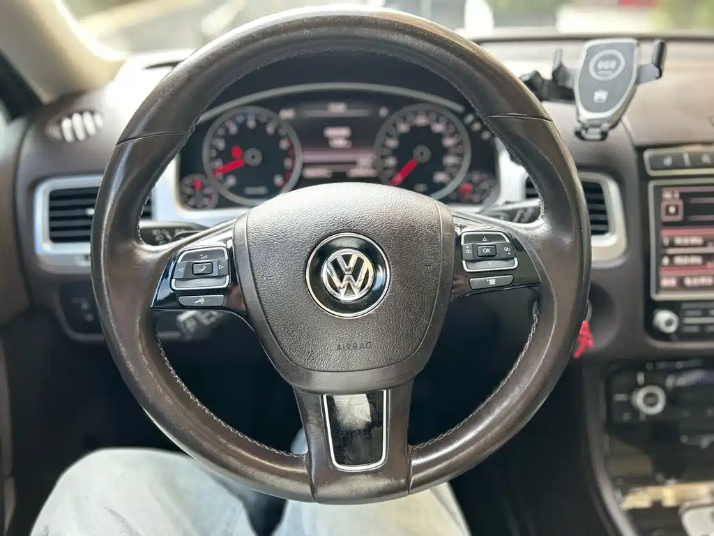 Volkswagen Touareg — миниатюра 9