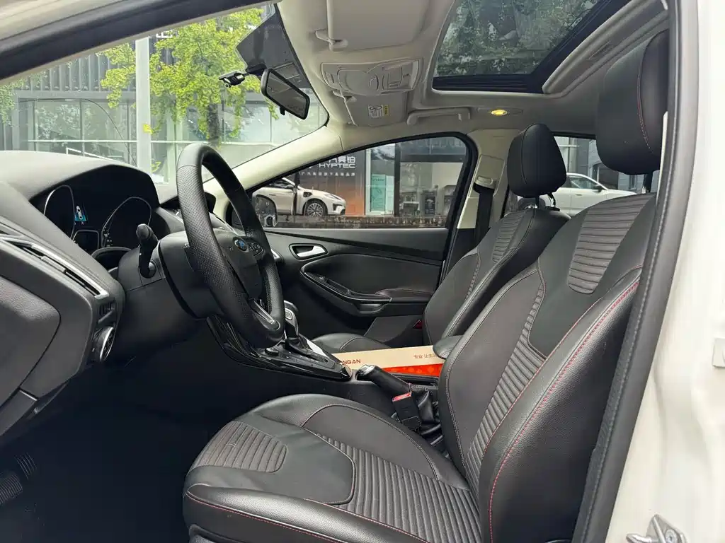 Ford Focus — миниатюра 5