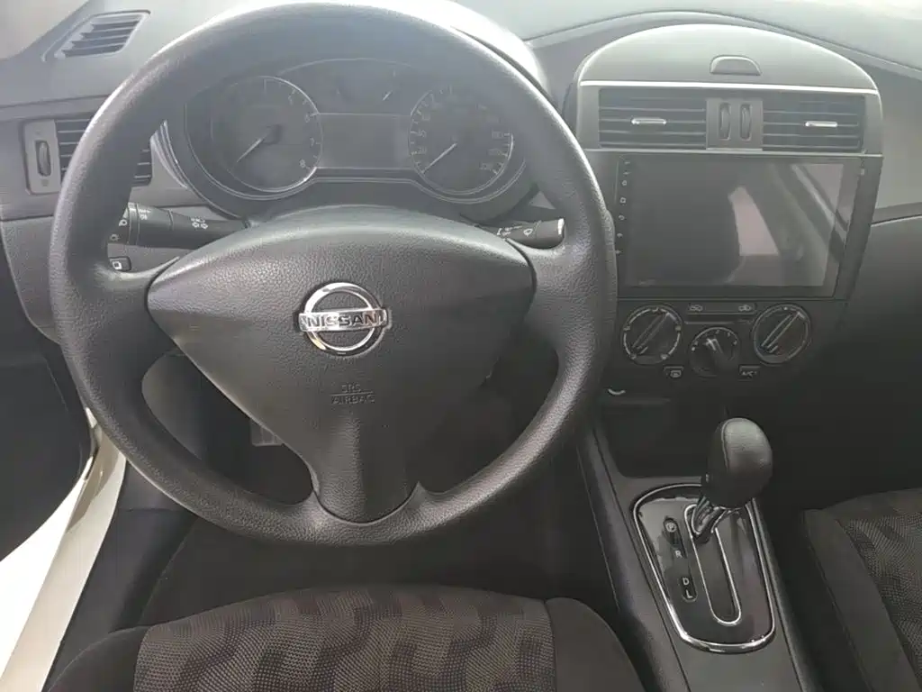 Nissan Tiida — миниатюра 11