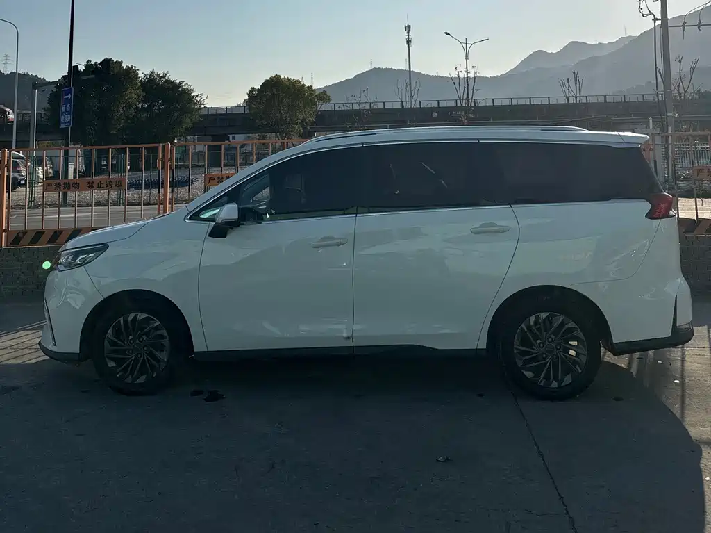 SAIC MAXUS CHASE G50