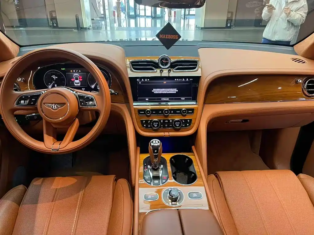 Bentley Bentayga — миниатюра 16