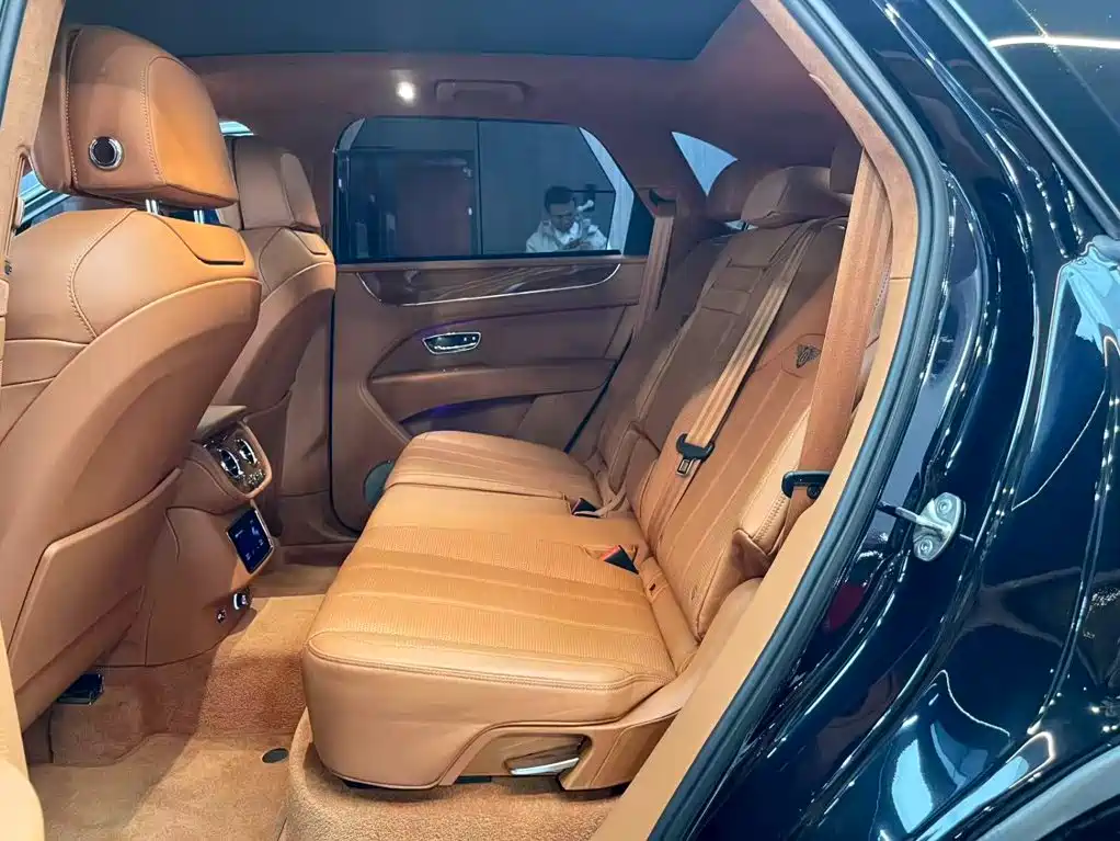 Bentley Bentayga — миниатюра 15