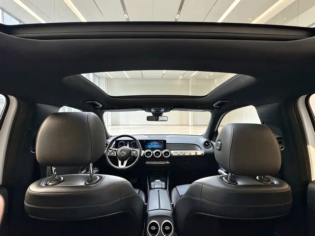Mercedes-Benz GLB — миниатюра 18