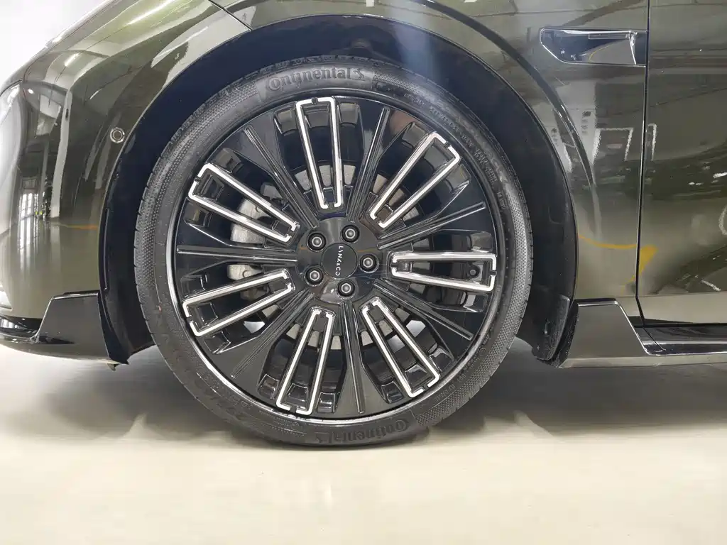 Lynk & Co 10 — миниатюра 12