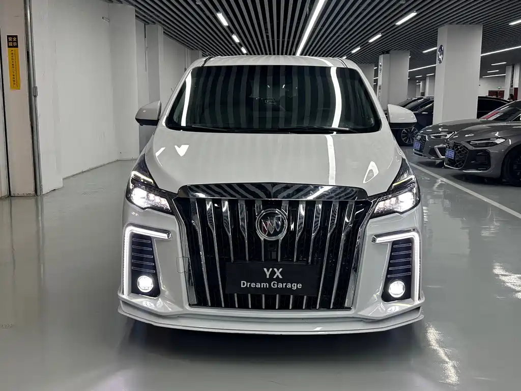 Buick GL8 — миниатюра 2