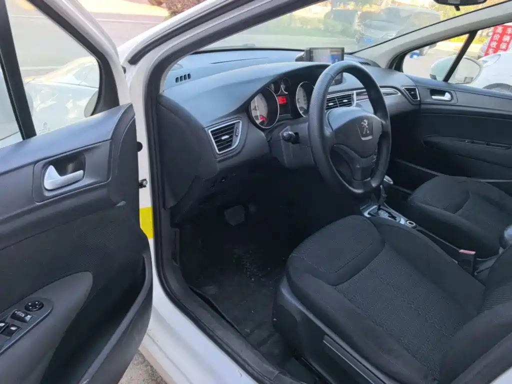 Peugeot 308 — миниатюра 16