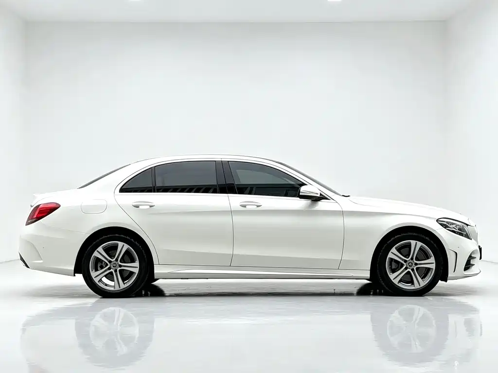 Mercedes-Benz C-Class — миниатюра 9