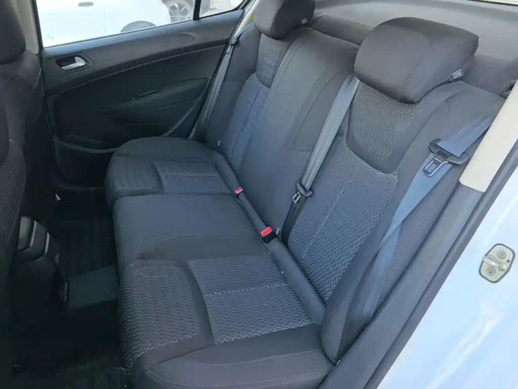 Peugeot 308 — миниатюра 17
