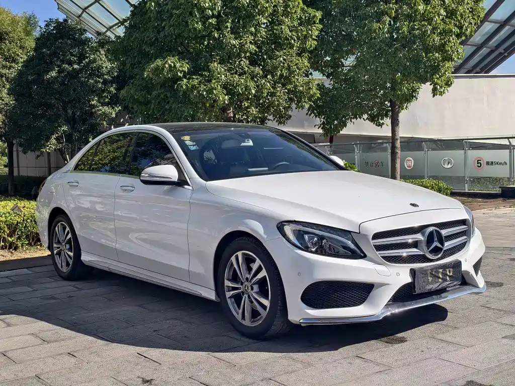 Mercedes-Benz C-Class — миниатюра 3